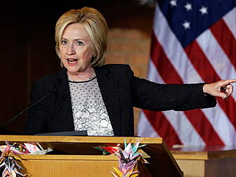 Clinton to hand over email ser...
